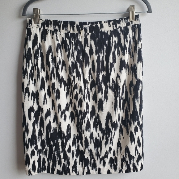 Ann Taylor Ivory & Black Abstract Splash Print Pencil Skirt Size 4 - Picture 3 of 6